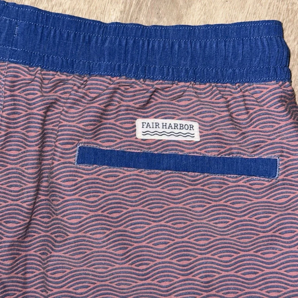 Fair Harbor Bayberry Swim Trunks Lined Men's 2XL Red Waves‎ 7